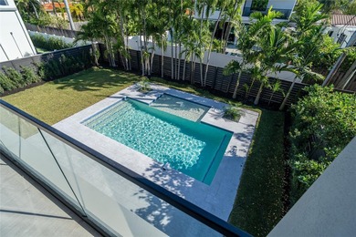 Architectural Modern Masterpiece in Victoria Park Landscaped - photo 40