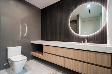 Architectural Modern Masterpiece in Victoria Park Landscaped - photo 46