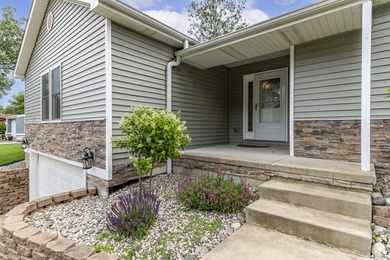 9 YEAR YOUNG RANCH HOME IN BEAUTIFUL LAKES OF THE FOUR SEASONS - photo 6