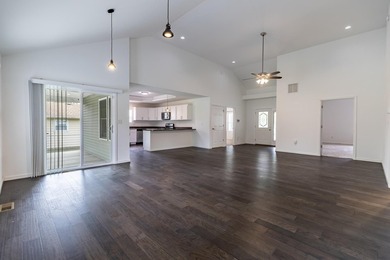 9 YEAR YOUNG RANCH HOME IN BEAUTIFUL LAKES OF THE FOUR SEASONS - photo 10