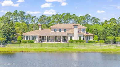 Contemporary Italian Villa set on just over 3/4 acre in - photo 2