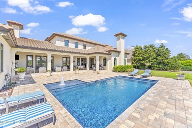 Contemporary Italian Villa set on just over 3/4 acre in - photo 3