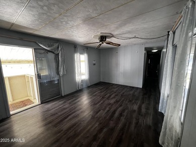 Cozy 2 bedroom /2 bath home with newer A/C Unit, Refrigerator - photo 6