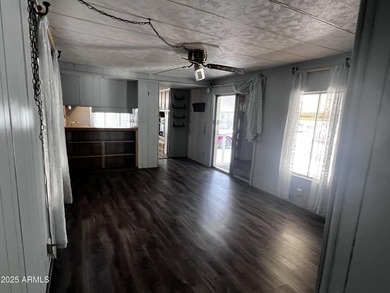 Cozy 2 bedroom /2 bath home with newer A/C Unit, Refrigerator - photo 7