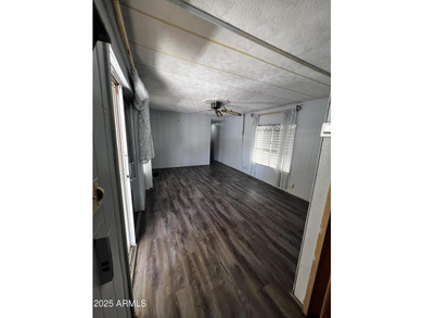 Cozy 2 bedroom /2 bath home with newer A/C Unit, Refrigerator - photo 8