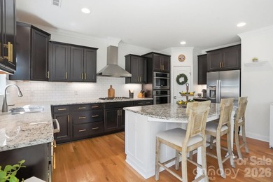 Welcome to this exceptional golf course home in The Palisades - photo 14