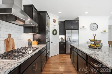 Welcome to this exceptional golf course home in The Palisades - photo 15