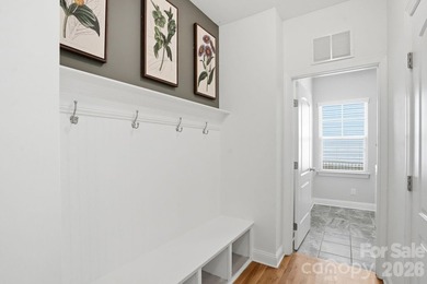 Welcome to this exceptional golf course home in The Palisades - photo 17