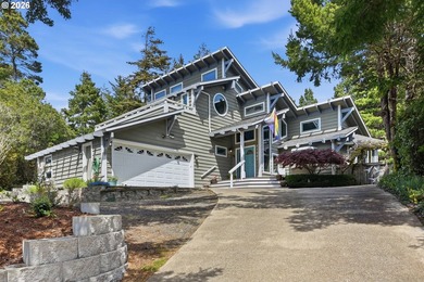 Architecturally distinctive and thoughtfully designed, this - photo 2