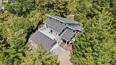 Architecturally distinctive and thoughtfully designed, this - photo 3