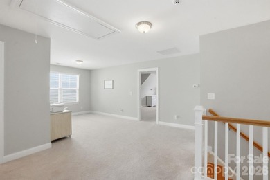 Welcome to this exceptional golf course home in The Palisades - photo 28