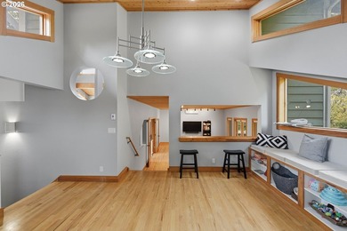Architecturally distinctive and thoughtfully designed, this - photo 8