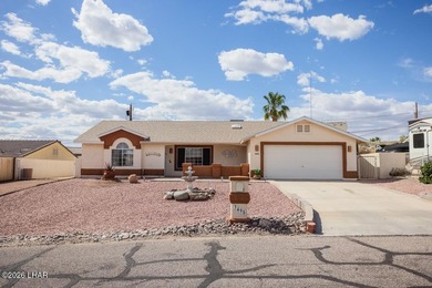 Charming, well maintained pool home offering over 1500 square - photo 1