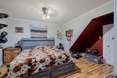 Farmhouse Chic in the Heart of Mannford! This charming 3-bedroom - photo 19
