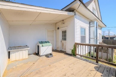 Farmhouse Chic in the Heart of Mannford! This charming 3-bedroom - photo 21