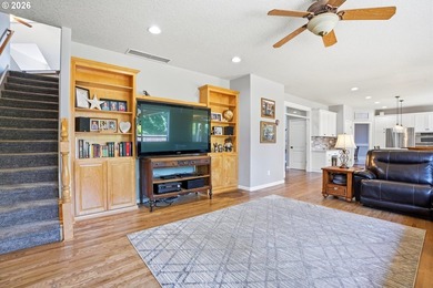 Welcome to this fantastic home located on a cul-de-sac in the - photo 21