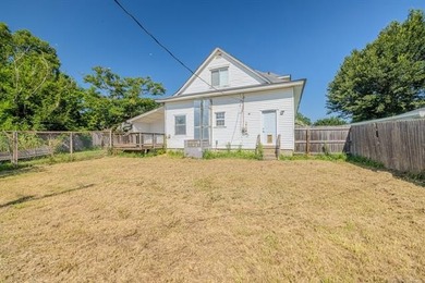 Farmhouse Chic in the Heart of Mannford! This charming 3-bedroom - photo 25
