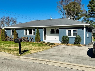 (private lake, pond, creek) Home For Sale in Cookeville Tennessee