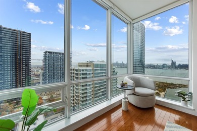 Corner East Facing 2 Bed, 2 Bath with Private Balcony. Enjoy - photo 11