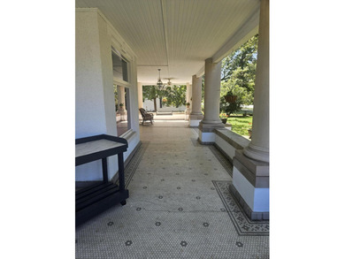 Classic architecture, modern updates, and an unbeatable location - photo 7