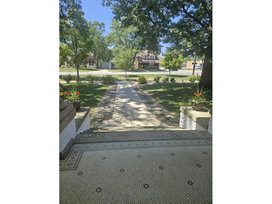 Classic architecture, modern updates, and an unbeatable location - photo 10