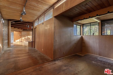 (private lake, pond, coastal) Home For Sale in Los Angeles California