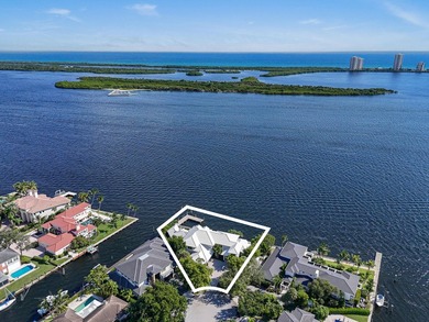 Experience the pinnacle of waterfront luxury with this - photo 2