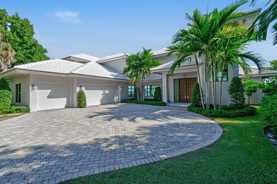 Experience the pinnacle of waterfront luxury with this - photo 4