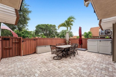 Welcome to Waterford Courtyards! This beautifully updated - photo 5