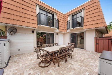 Welcome to Waterford Courtyards! This beautifully updated - photo 7