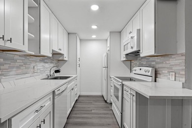 (private lake, pond, creek) Condo For Sale in Deerfield Beach Florida