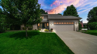Welcome home to this beautifully maintained home on a desirable - photo 2