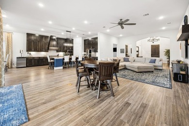 Welcome to 2700 Castlebridge in desired Waterford Point - The - photo 3