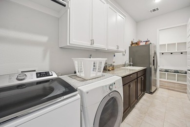 Welcome to 2700 Castlebridge in desired Waterford Point - The - photo 7