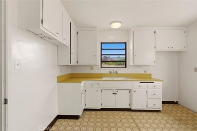 A rare opportunity to create your dream home. This thoughtfully - photo 12