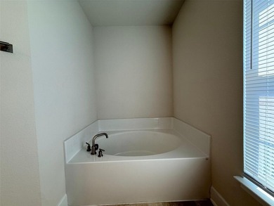 Welcome to this beautiful 4-bedroom, 2-bath home built in 2023 - photo 18