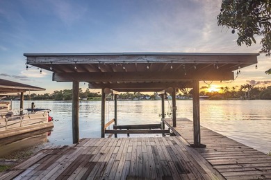 Welcome to this charming 3-bedroom, 2.5-bathroom waterfront - photo 3