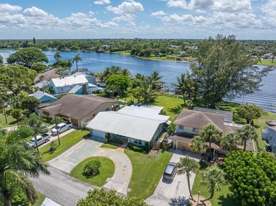 Welcome to this charming 3-bedroom, 2.5-bathroom waterfront - photo 8
