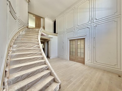 Crafted by award winning Homescapes Builders, this distinguished - photo 7