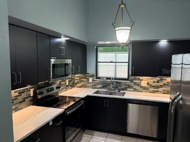 Nice 3 bedroom 2 bath with a double car garage and fireplace - photo 3