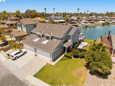 Waterfront living at its best! This 2 bed, 2.5 bath townhome - photo 5