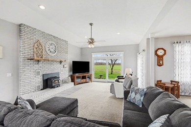 This spacious ranch home offers over 3,000 square feet of - photo 13