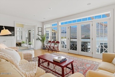 Welcome to this exceptional lakefront retreat in desirable - photo 14
