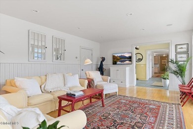 Welcome to this exceptional lakefront retreat in desirable - photo 15