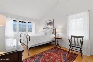 Welcome to this exceptional lakefront retreat in desirable - photo 30