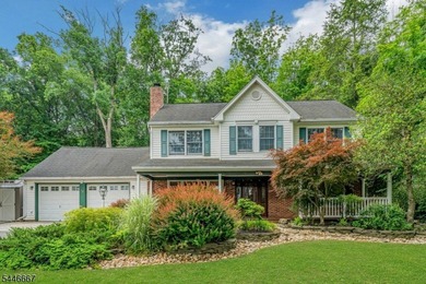 Welcome to a rare blend of classic colonial charm and - photo 1