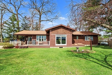 This spacious ranch home offers over 3,000 square feet of - photo 33