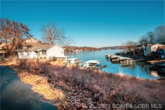 Lake of the Ozarks Lot Sale Pending in Camdenton Missouri