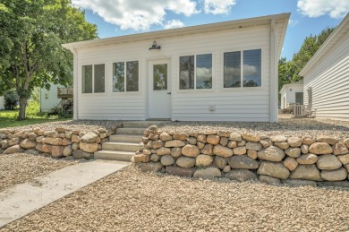 Lake Home Sale Pending in Spirit Lake, Iowa