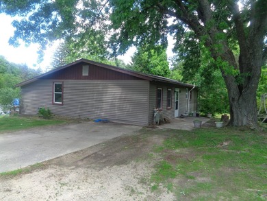 Enjoy great views of Houghton Lake, the state's largest inland - photo 2